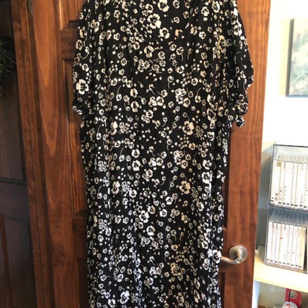 Black Floral Dress Woman Within 4X  Size 34-36 Petite